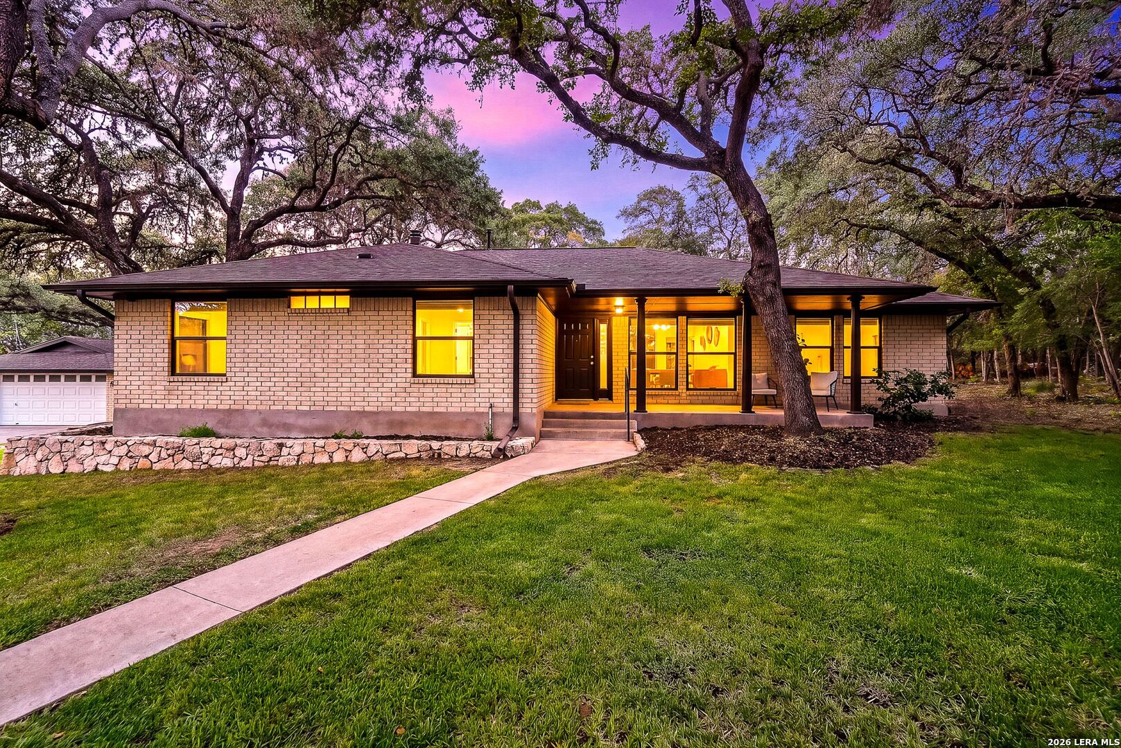 8621 INDIAN HILLS LN