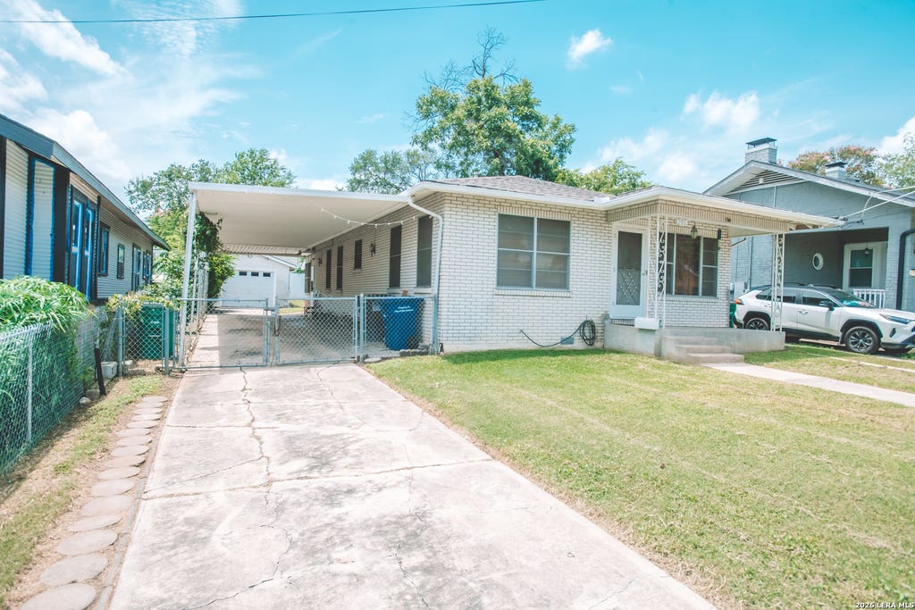 Photo of 206 University, San Antonio, TX 78201 (MLS # 2009005)