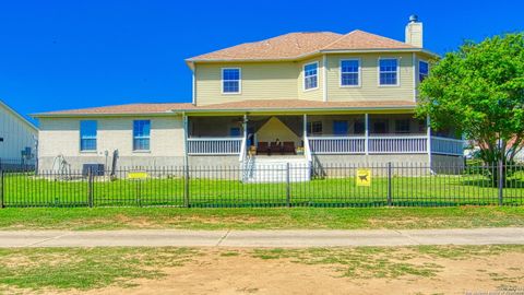 A home in Floresville