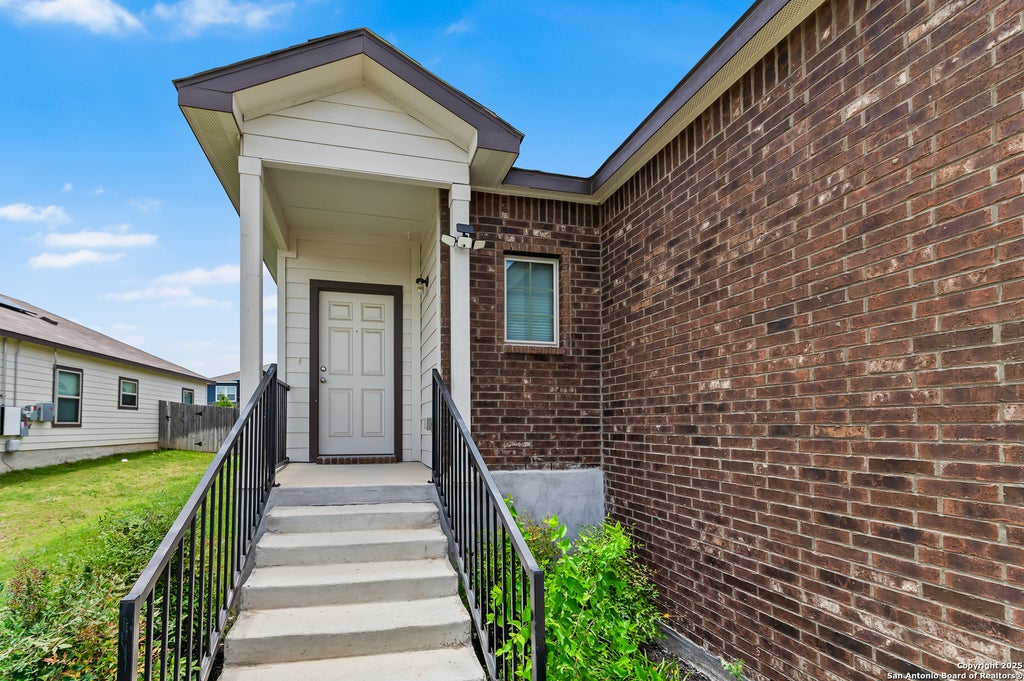 Photo of 312 bobwhite, San Antonio, TX 78253 (MLS # 1878922)