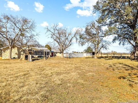 A home in Bandera