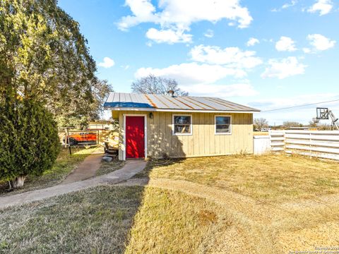 A home in Bandera