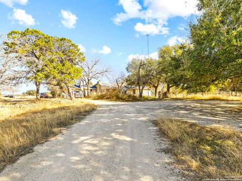 A home in Bandera