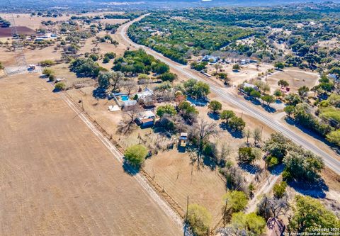 A home in Bandera