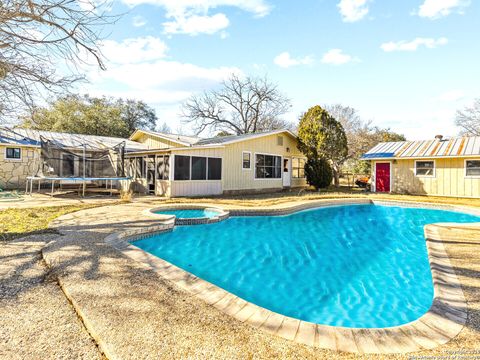 A home in Bandera