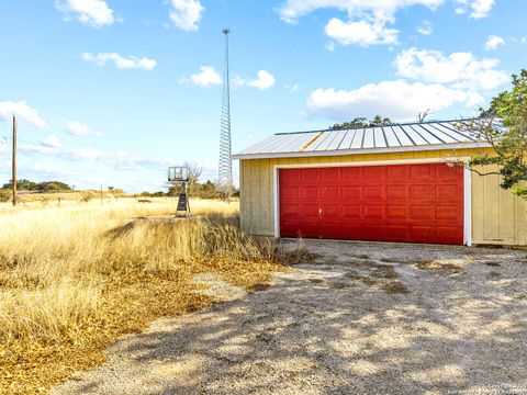 A home in Bandera