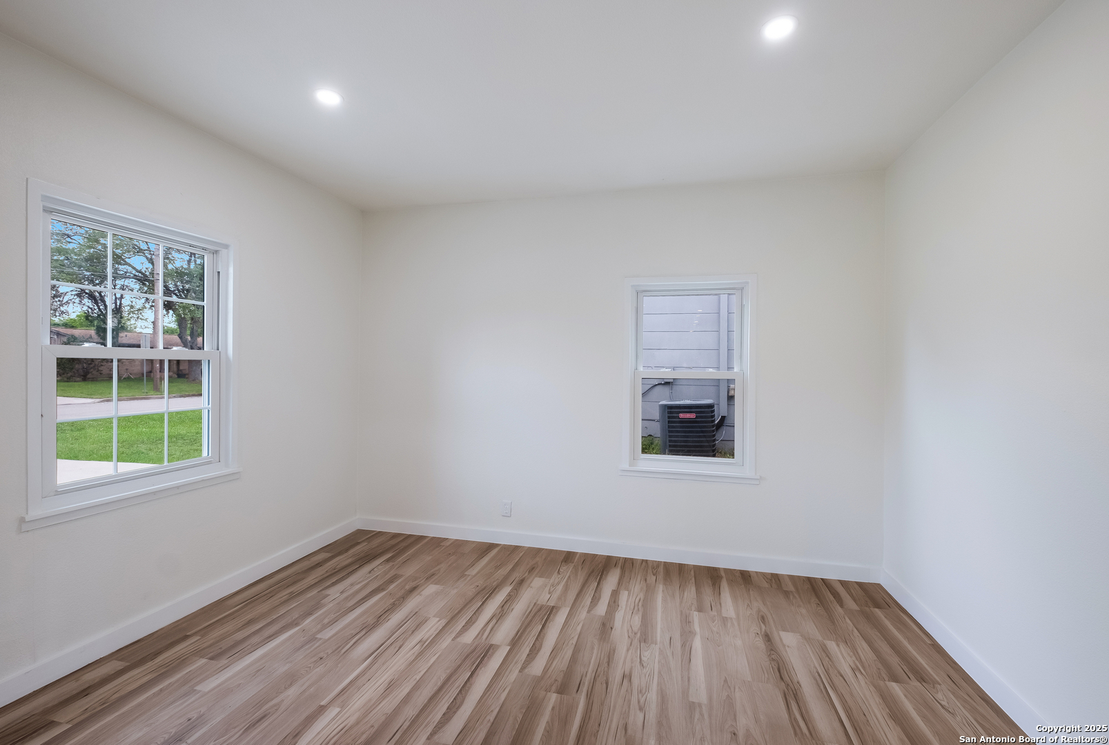 317 W Lindbergh
