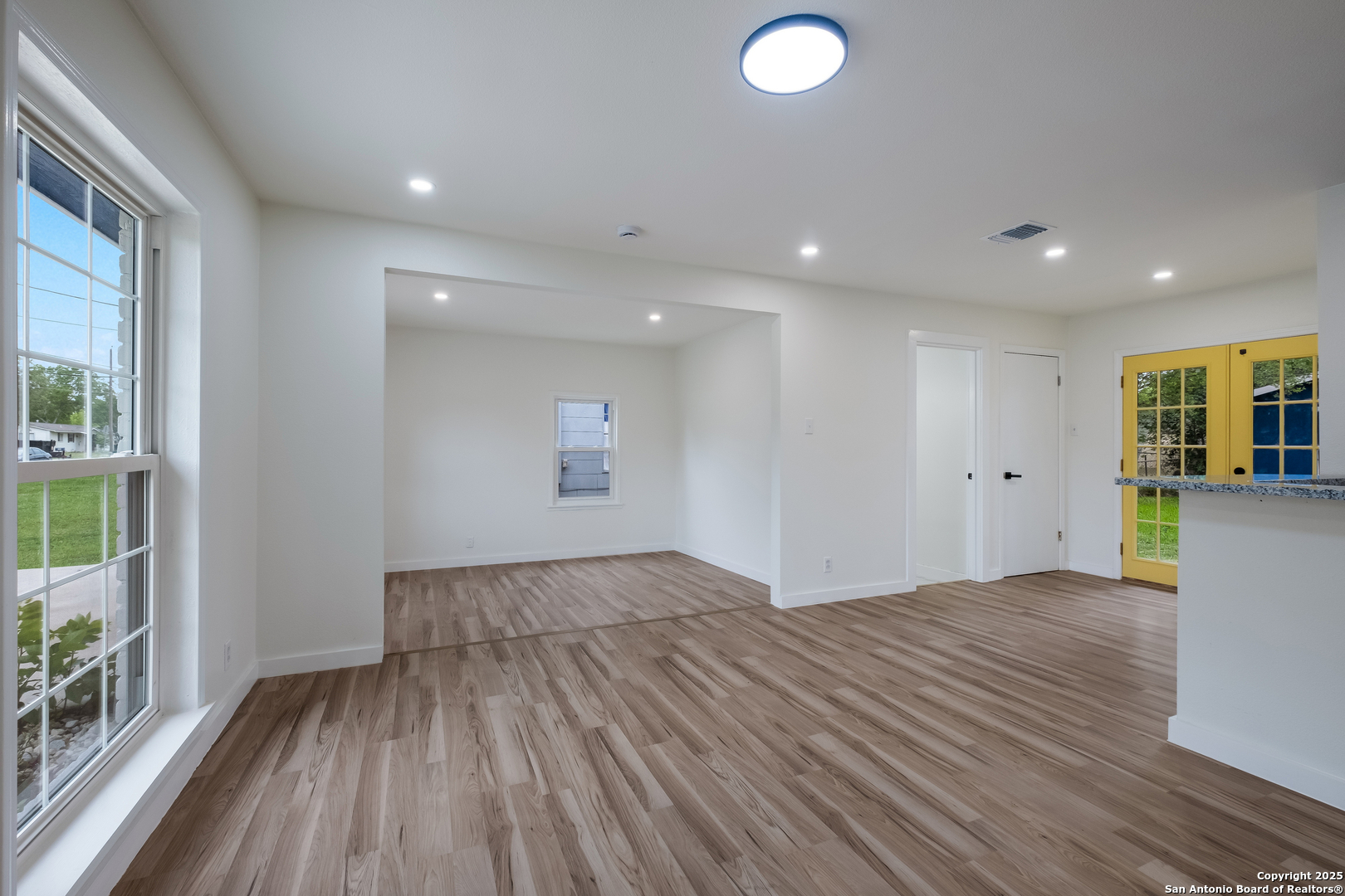 317 W Lindbergh