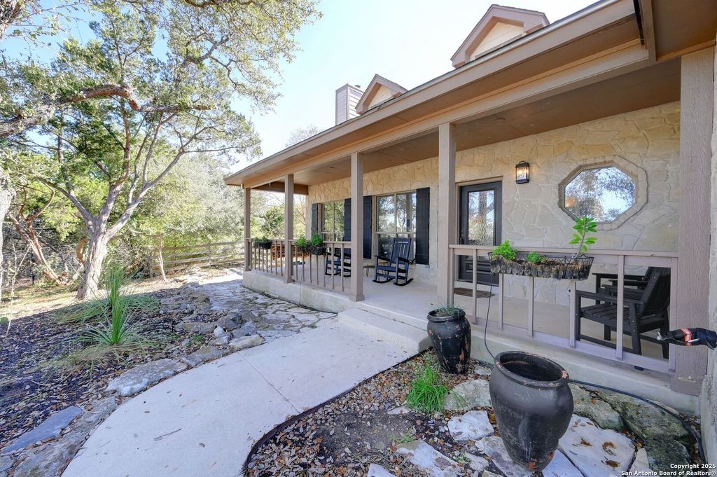 Photo of 26011 Apache Creek, San Antonio, TX 78260 (MLS # 1925601)