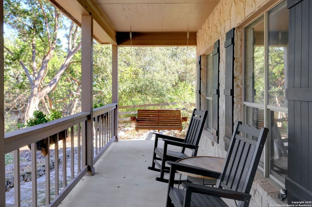 Photo of 26011 Apache Creek, San Antonio, TX 78260 (MLS # 1925601)