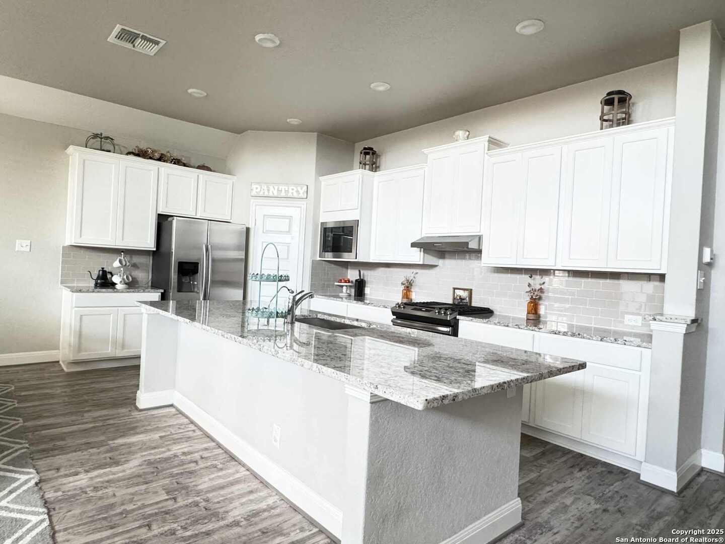3194 Daisy Meadow