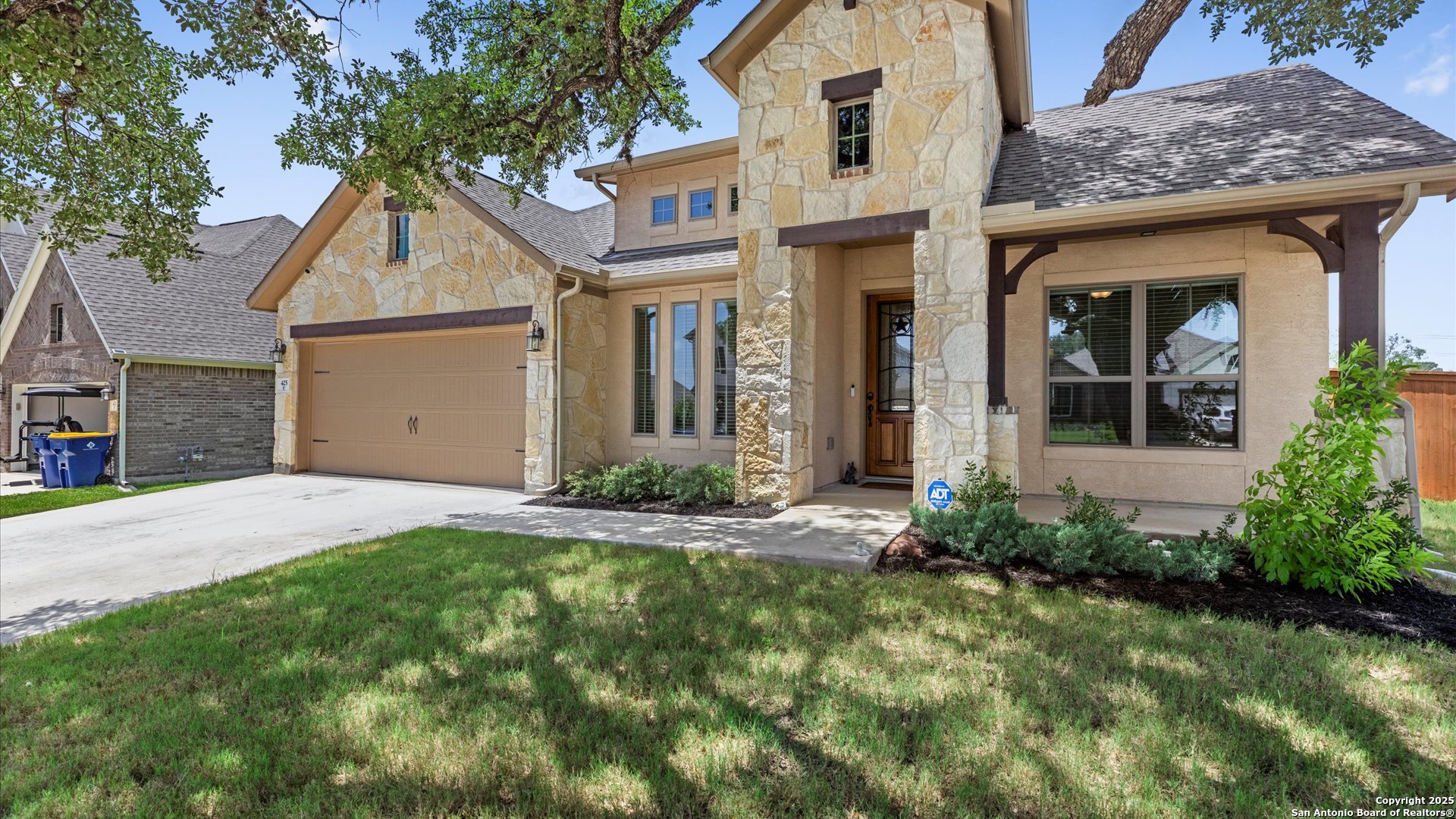 425 Foxbrook