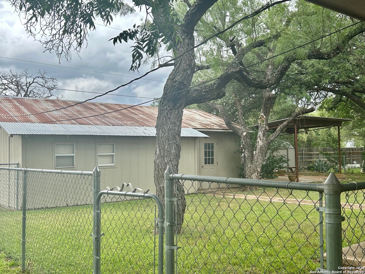 204 Skylark Dr.