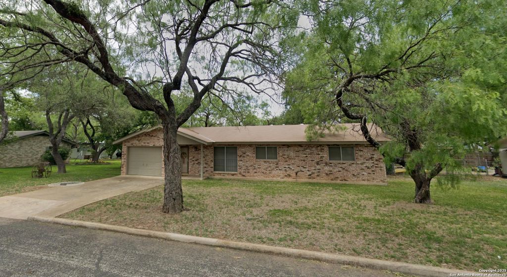 Photo of 204 Skylark Dr., Fredericksburg, TX 78624 (MLS # 1881735)