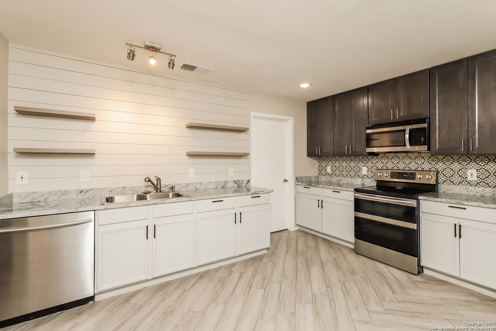 Photo of 11042 Stagwood Pass, San Antonio, TX 78254 (MLS # 1930383)