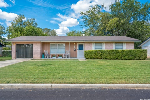 Photo of 309 MAPLE DR, Schertz, TX 78154 (MLS # 2021833)