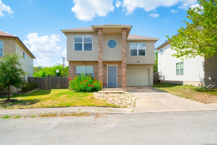 Photo 1 of 21 — 27 GREAT HILLS DR, San Antonio, TX 78238