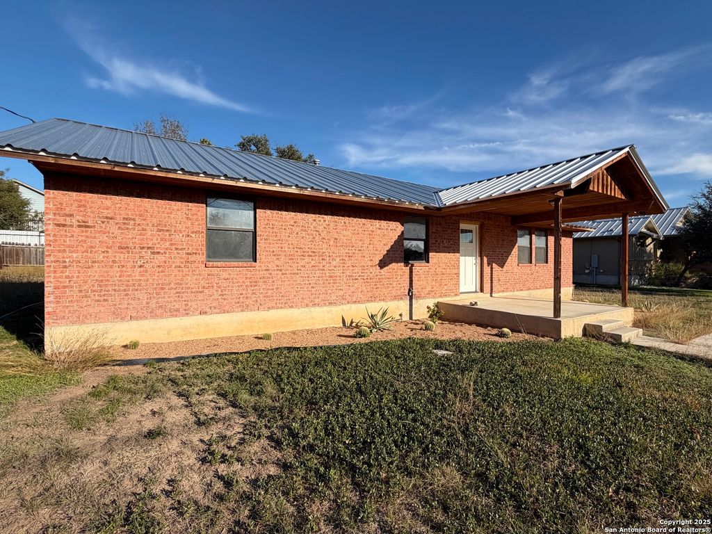 Photo of 1616 Lonesome, Canyon Lake, TX 78133 (MLS # 1927056)