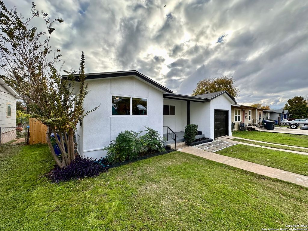 Photo of 414 CLOWER, San Antonio, TX 78212 (MLS # 1933732)