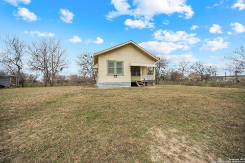 A home in Bandera