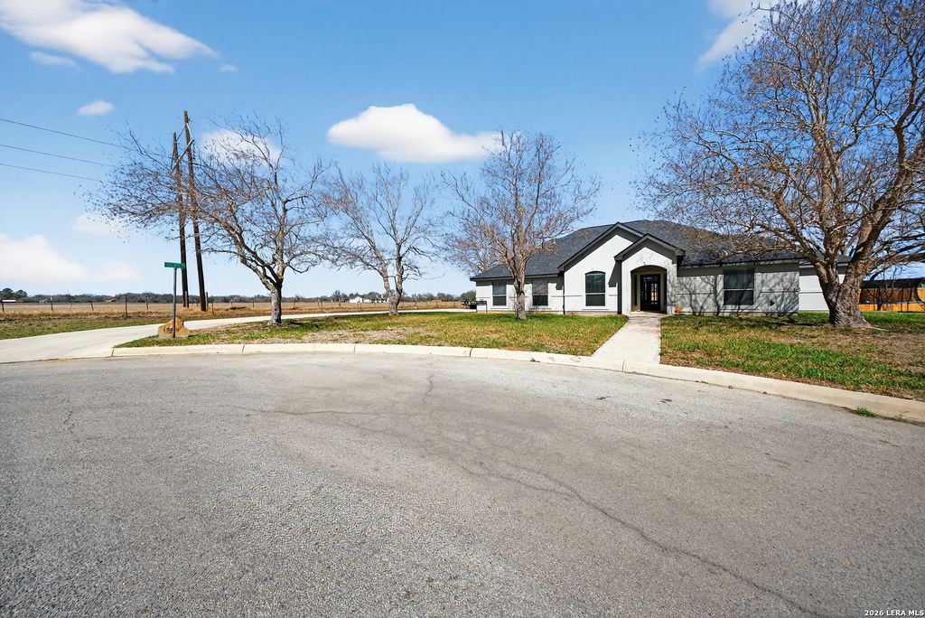 Photo of 1768 STONEHAVEN, Pleasanton, TX 78064 (MLS # 1943907)