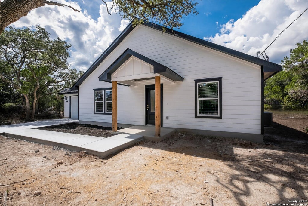 Photo of 432 Canyon Lake Dr, Bandera, TX 78003 (MLS # 1915387)