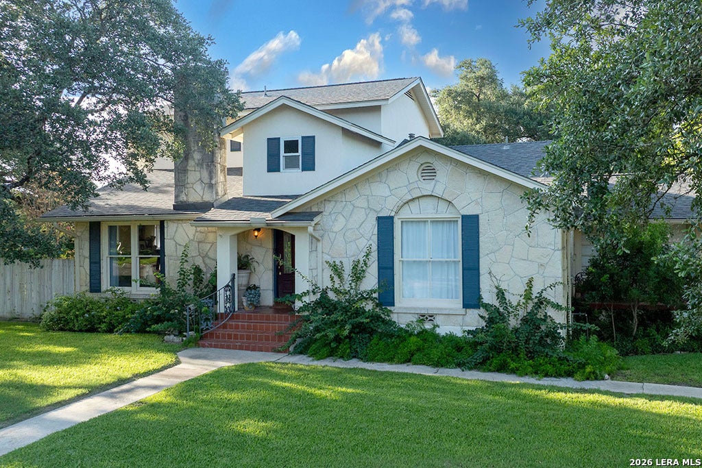 Photo of 231 Oakleaf Dr, San Antonio, TX 78209 (MLS # 2014852)