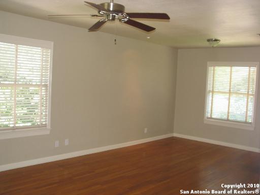 111 VASSAR LN