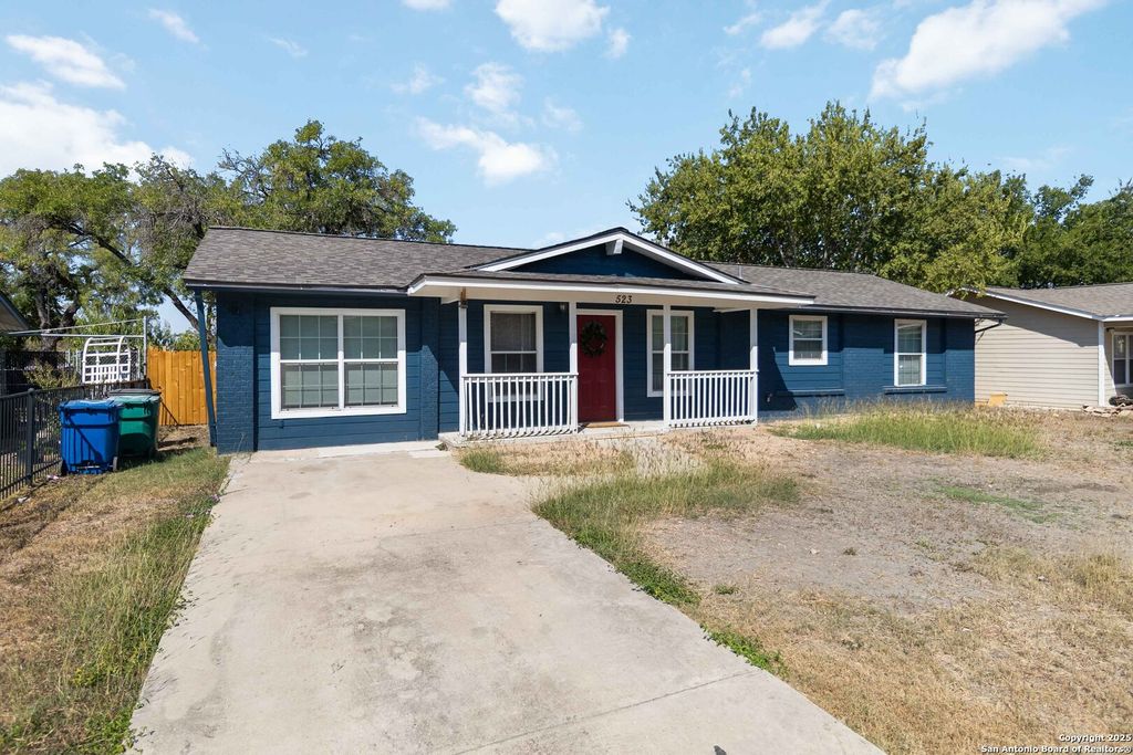 Photo of 523 Scates, San Antonio, TX 78227 (MLS # 1916286)