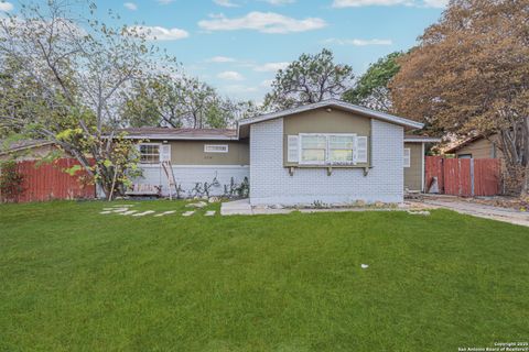 5714 Windyhill San Antonio TX 78242