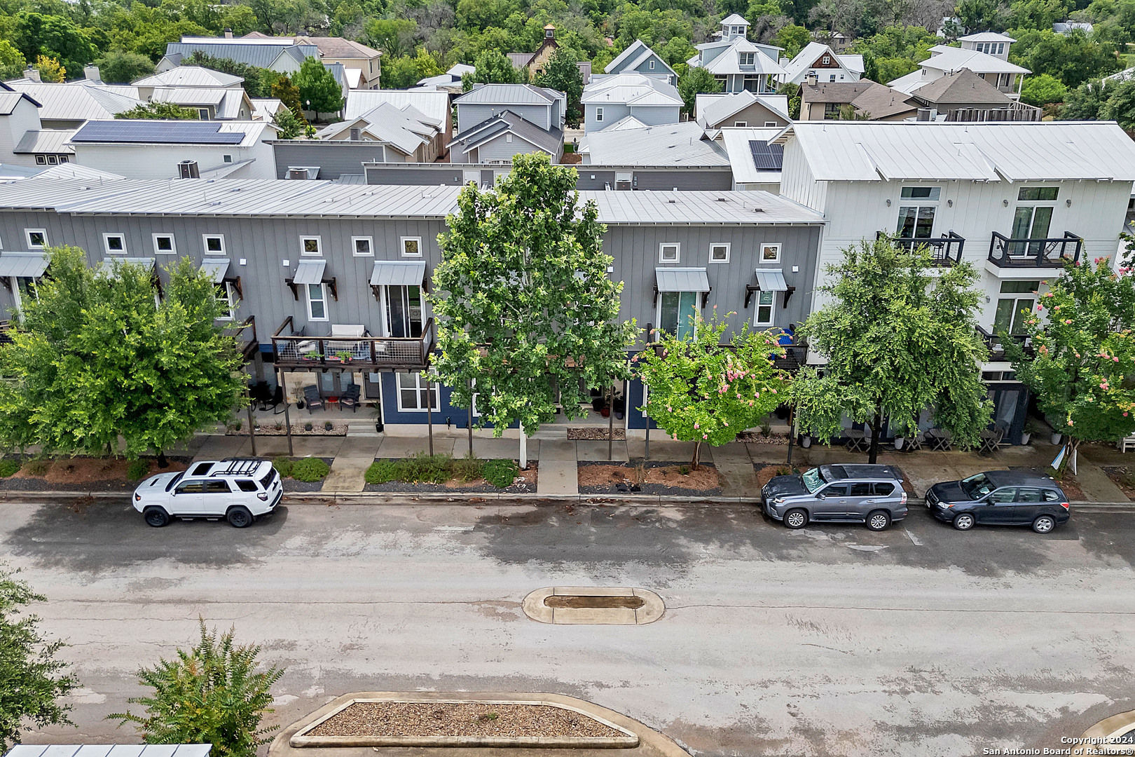 1143 N Academy Ave