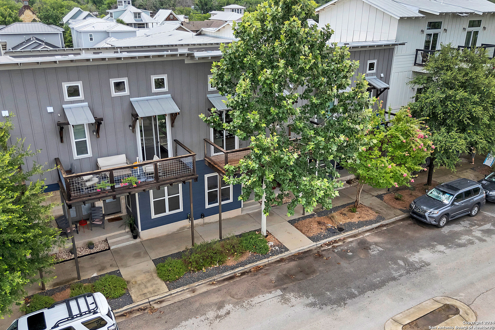 1143 N Academy Ave