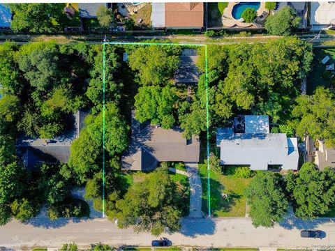 908 Garraty Rd Terrell Hills TX 78209