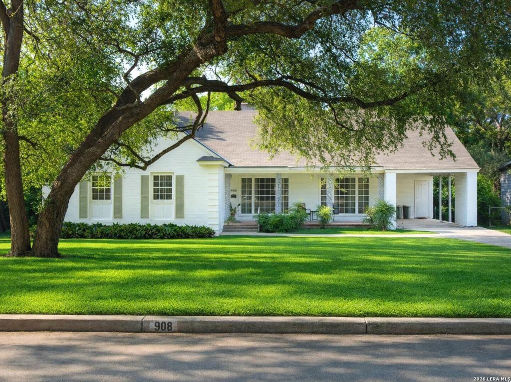 Photo of 908 Garraty Rd, Terrell Hills, TX 78209 (MLS # 1934473)