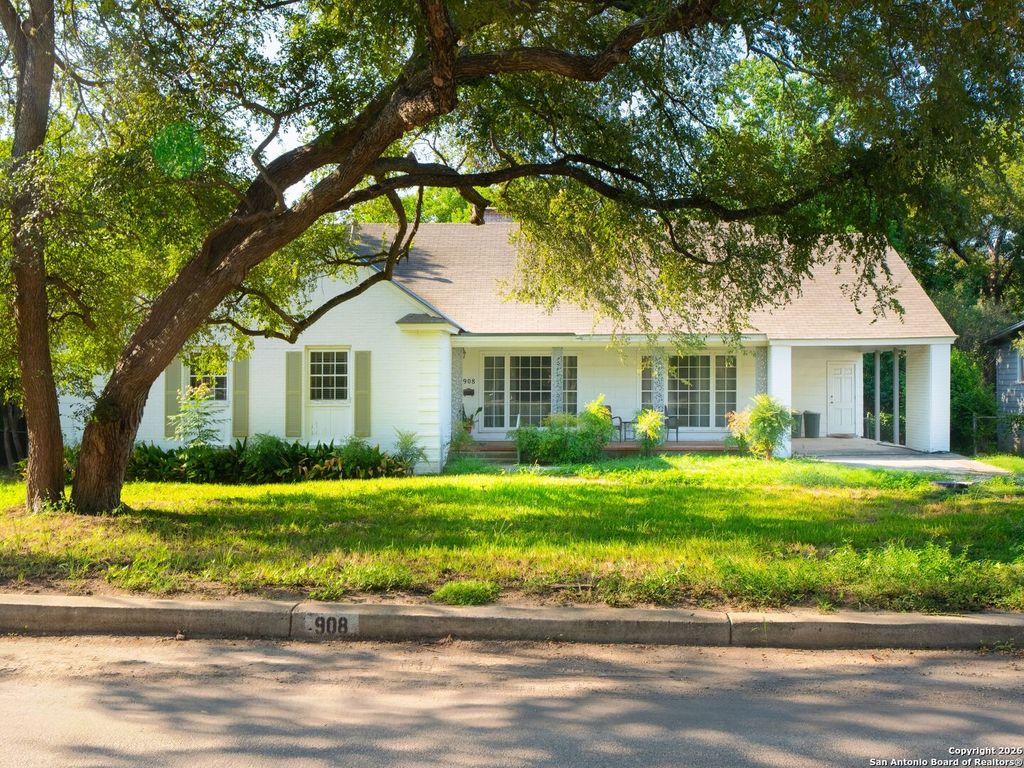 Photo of 908 Garraty Rd, Terrell Hills, TX 78209 (MLS # 1934473)