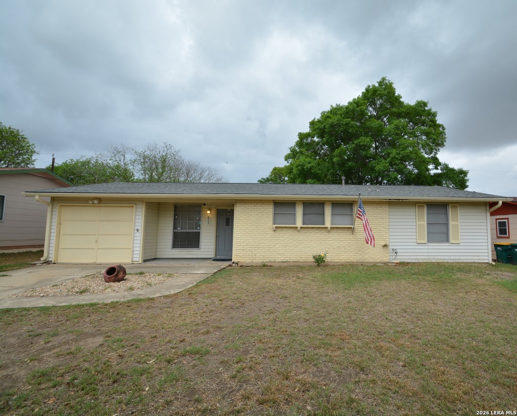 Photo of 823 Highgate, Universal City, TX 78148 (MLS # 1955161)