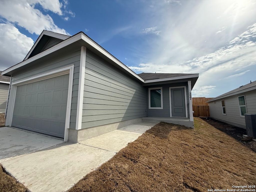 Photo of 247 Ottawa Way, New Braunfels, TX 78130 (MLS # 1916502)