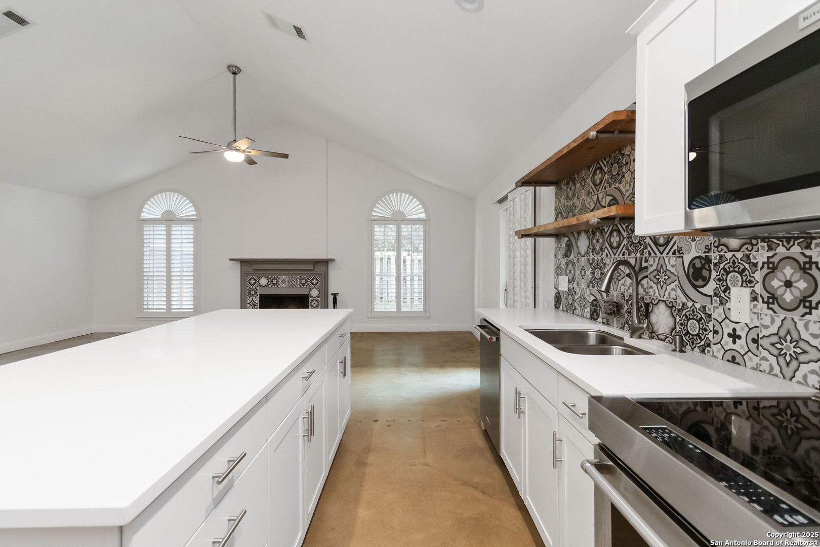 942 Lightstone