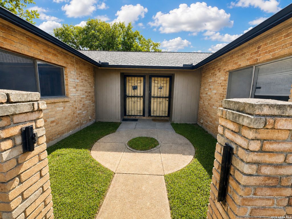 Photo of 4704 Oakfield Way, San Antonio, TX 78250 (MLS # 1996996)