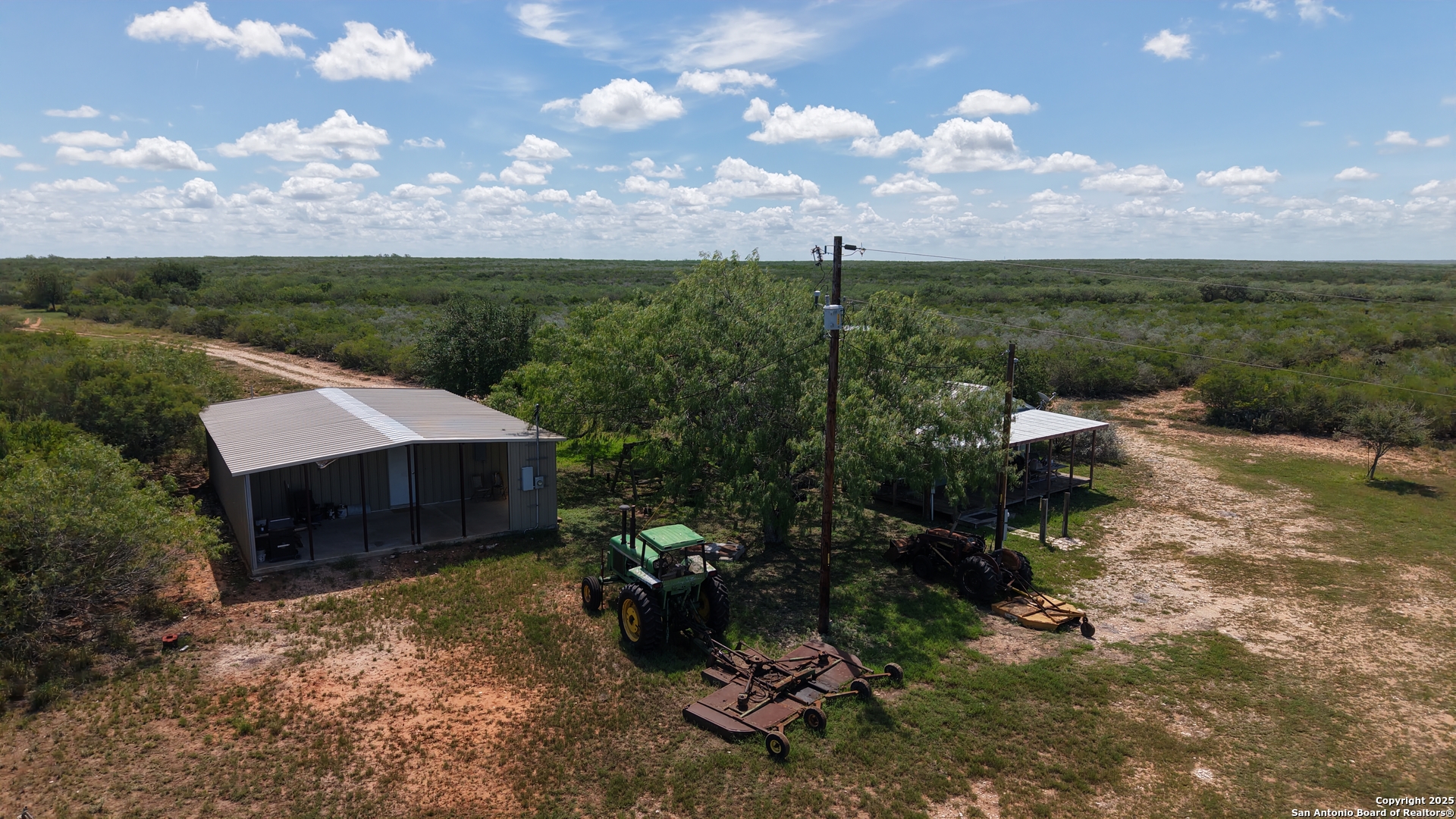 671 ACRES FM 3196