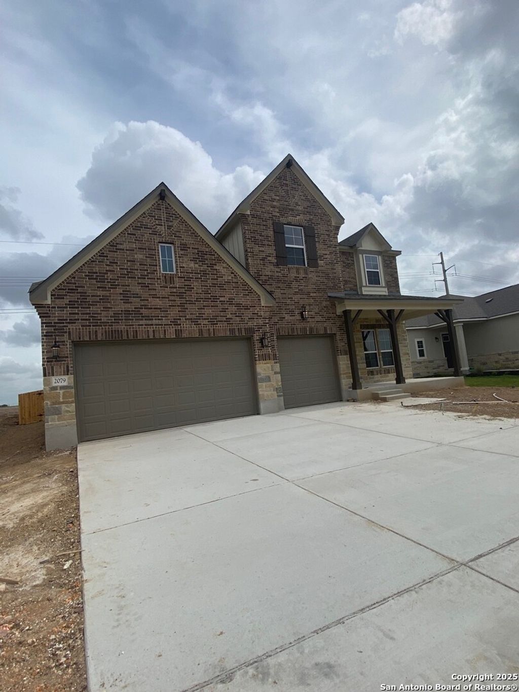 listing image 0