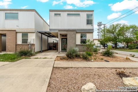 631 OGDEN ST San Antonio TX 78212