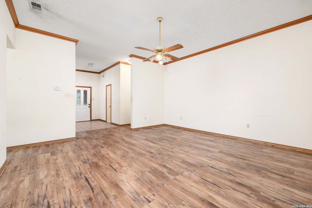 Photo of 233 HILLTOP DR, Seguin, TX 78155 (MLS # 1961549)