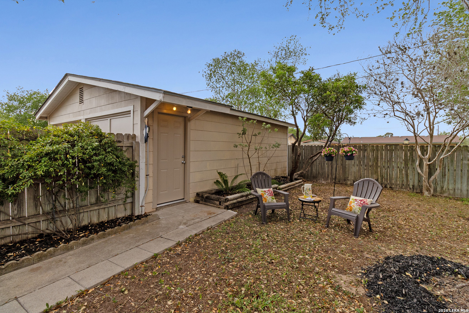 1411 E Corpus Christi St