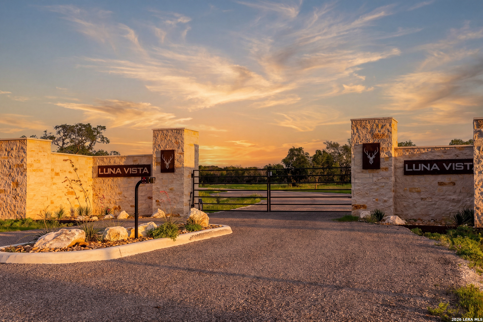 Photo 1 of 38 — 422 Dark Sky Path, Kerrville, TX 78028