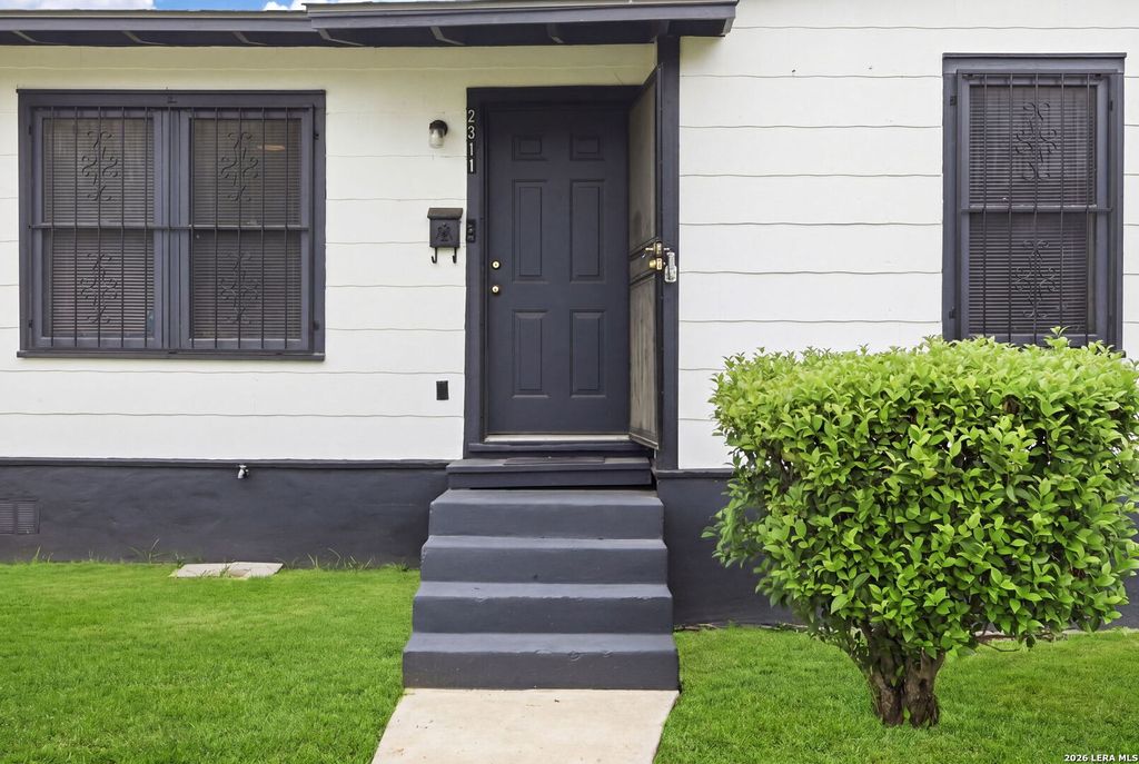 Photo of 2311 Hiawatha, San Antonio, TX 78210 (MLS # 1969790)