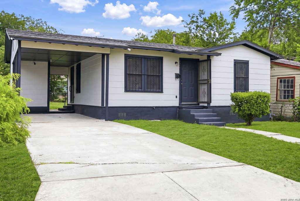 Photo of 2311 Hiawatha, San Antonio, TX 78210 (MLS # 1969790)