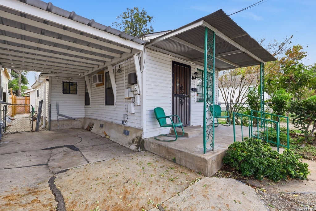 Photo of 1610 AMESTOY ST, San Antonio, TX 78207 (MLS # 2023716)