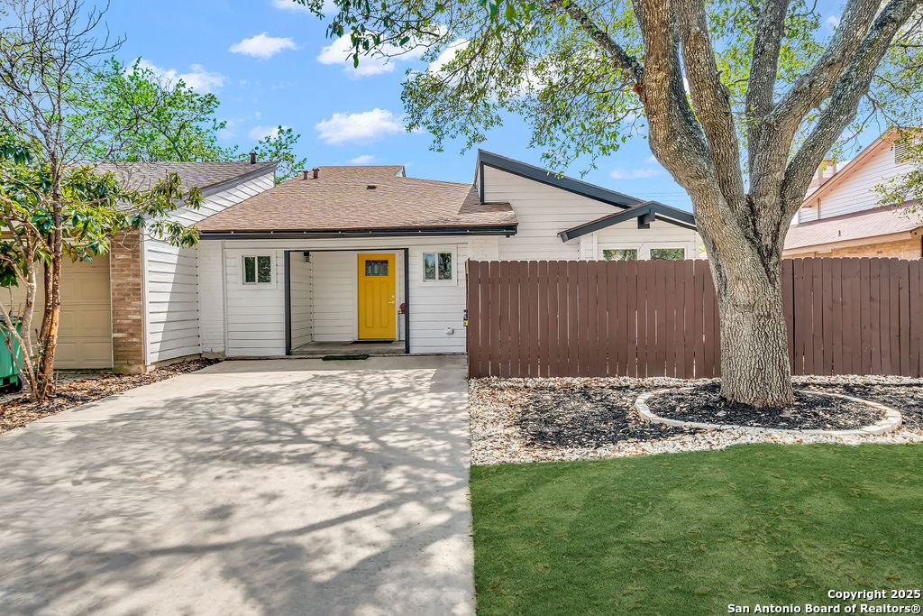 6326 Club Oaks