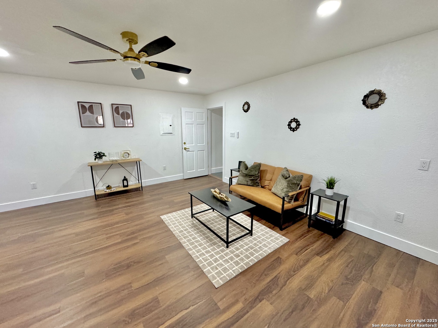 6326 Club Oaks